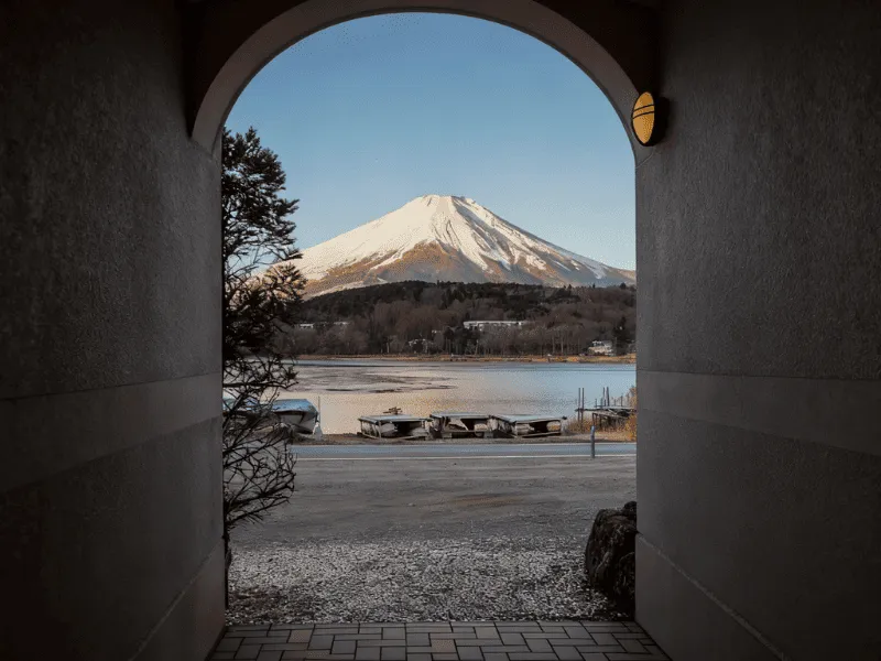 富士山下的微醺席次