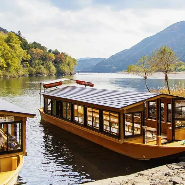 水鄉柳川的慢活搖櫓：聽船夫吟唱的午後